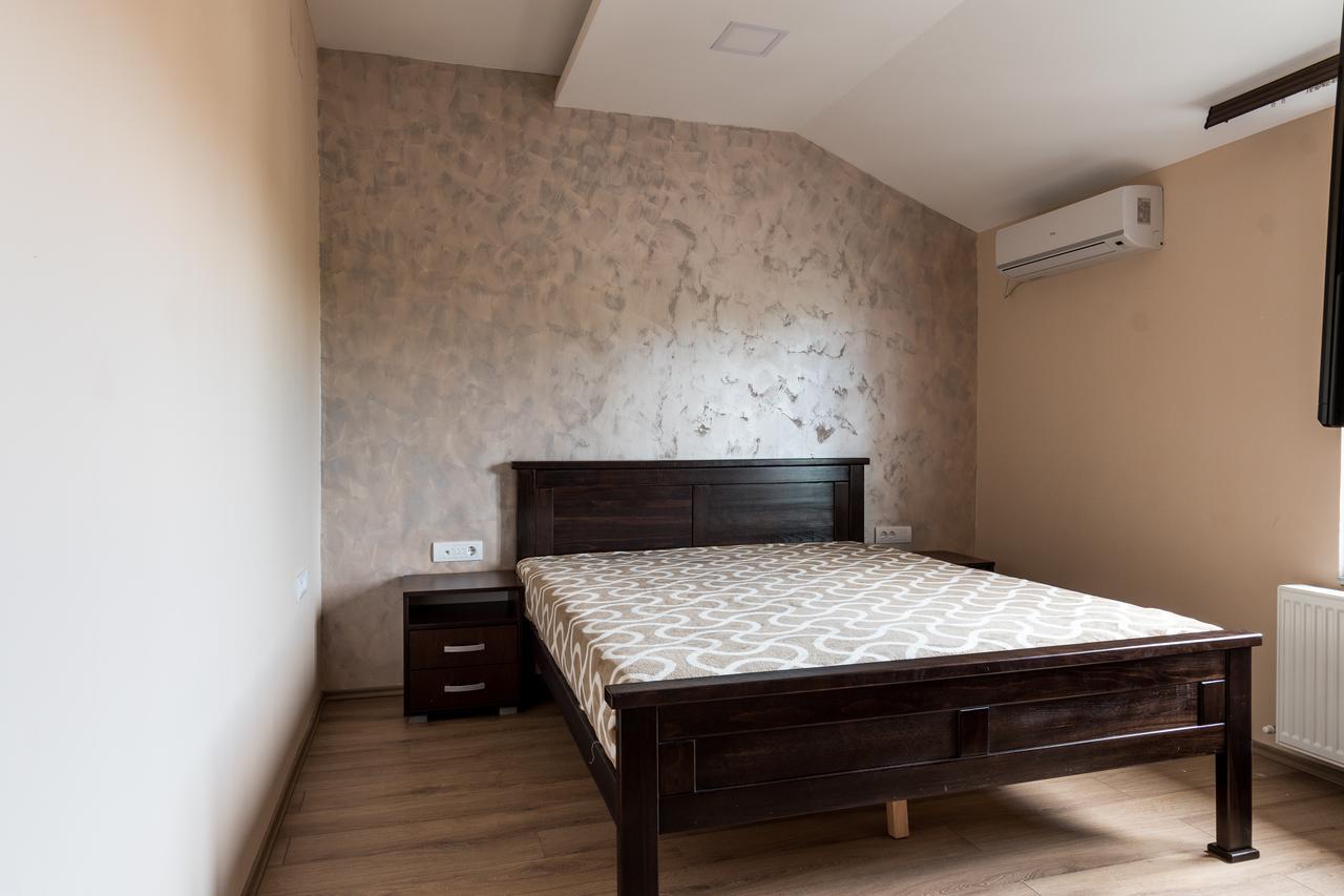 Hostel Prenociste Hrast Paraćin Zewnętrze zdjęcie